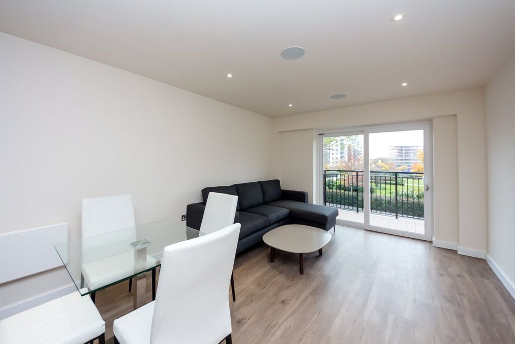 Property photo 3 of 11 Picture No. 12