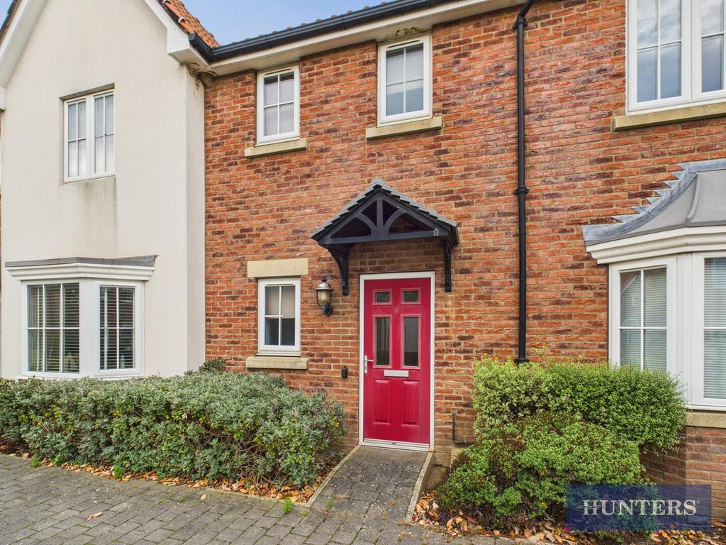 Property photo 1 of 19 Front (Exterior)