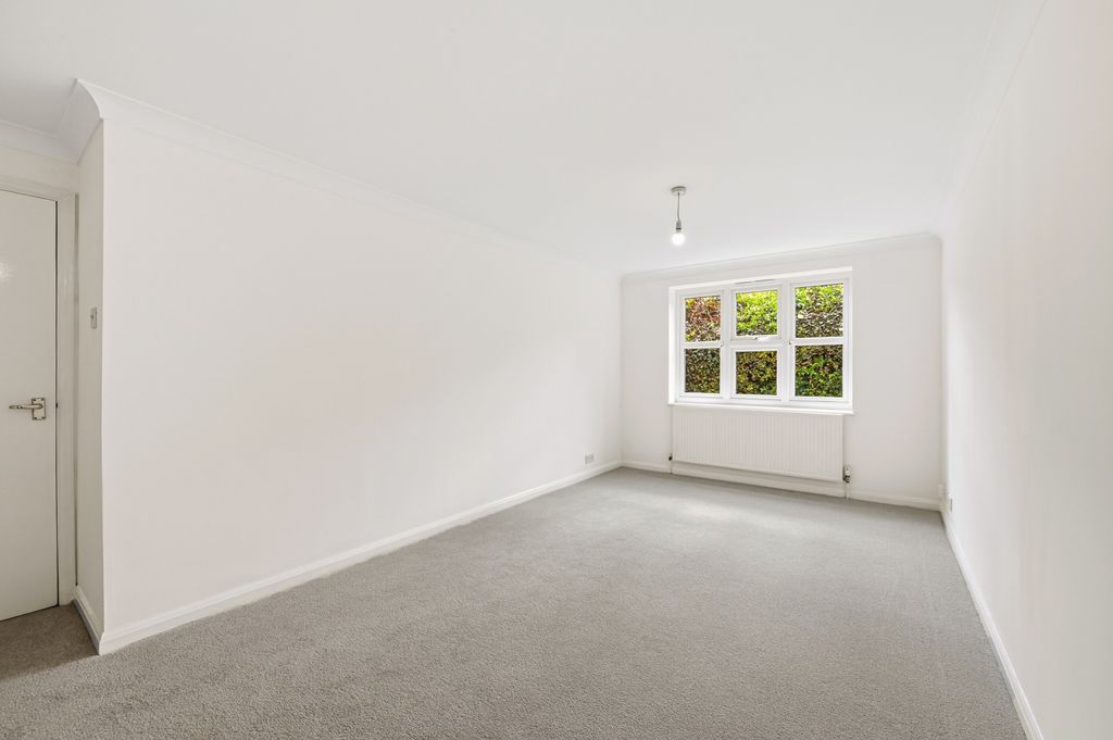 Property photo 3 of 6 Picture 3