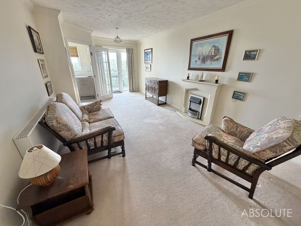 Property photo 3 of 12