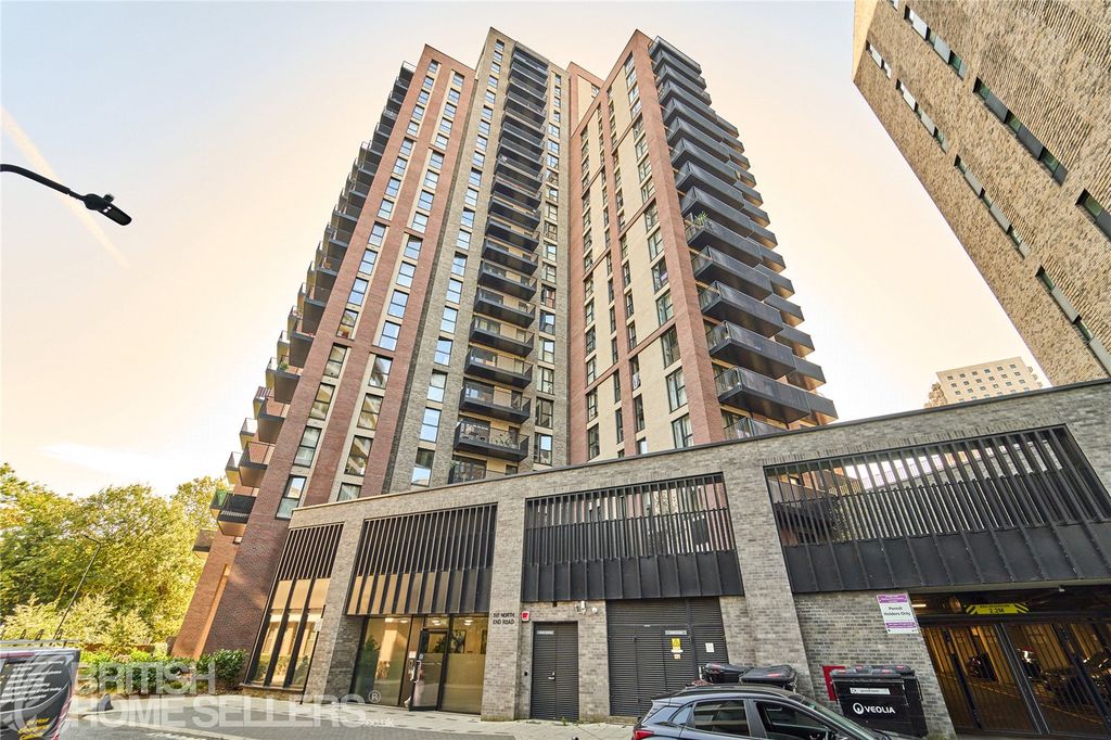 Property photo 1 of 28 Picture No. 03