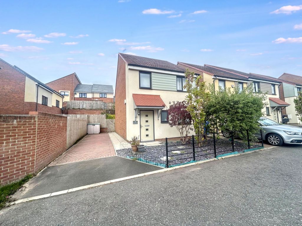 Property photo 1 of 18