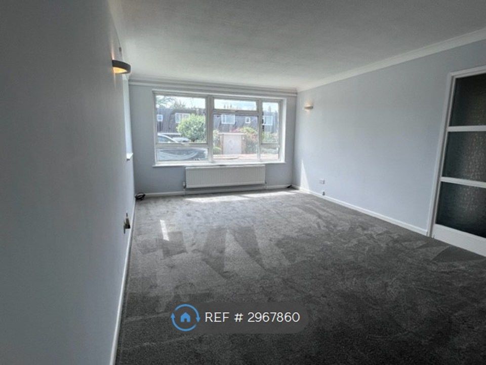 Property photo 2 of 6 Lounge