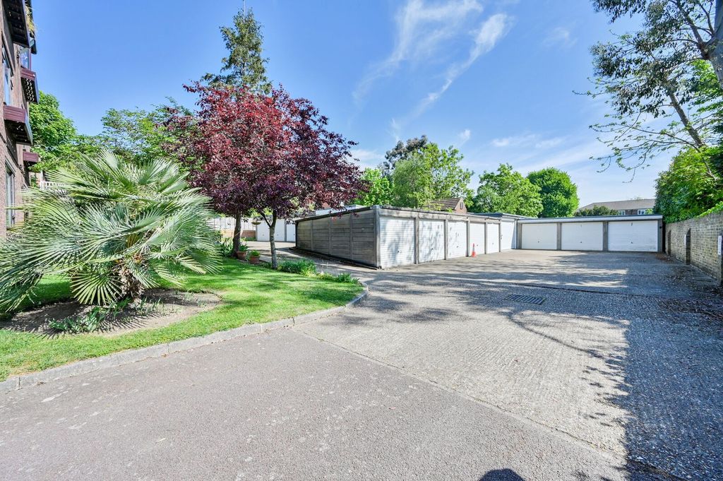 Property photo 1 of 3