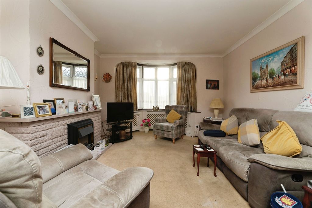 Property photo 2 of 14