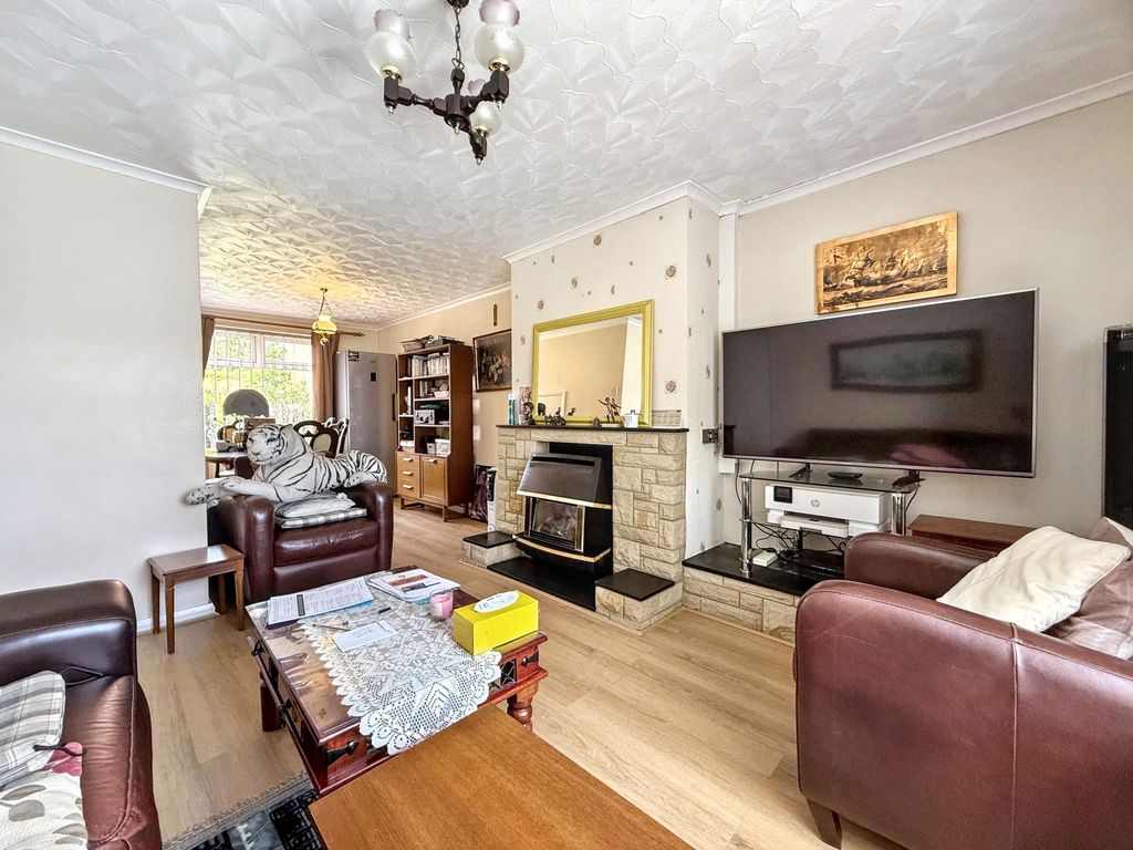 Property photo 3 of 21