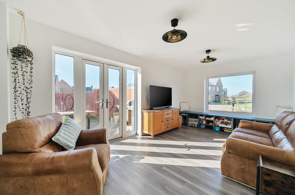 Property photo 3 of 30 1268560 (3).Jpg