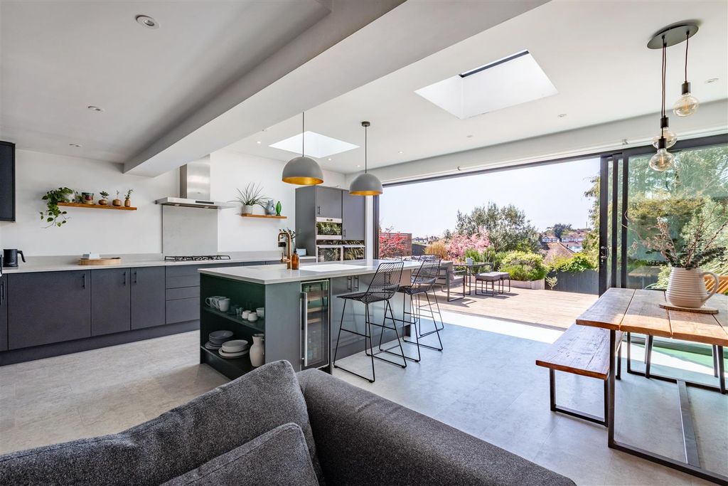 Property photo 2 of 18 Open Plan Living