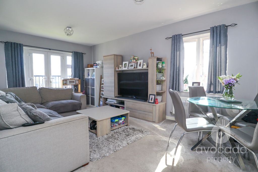 Property photo 2 of 8 4706067