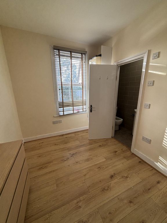 Property photo 2 of 5 Gallery