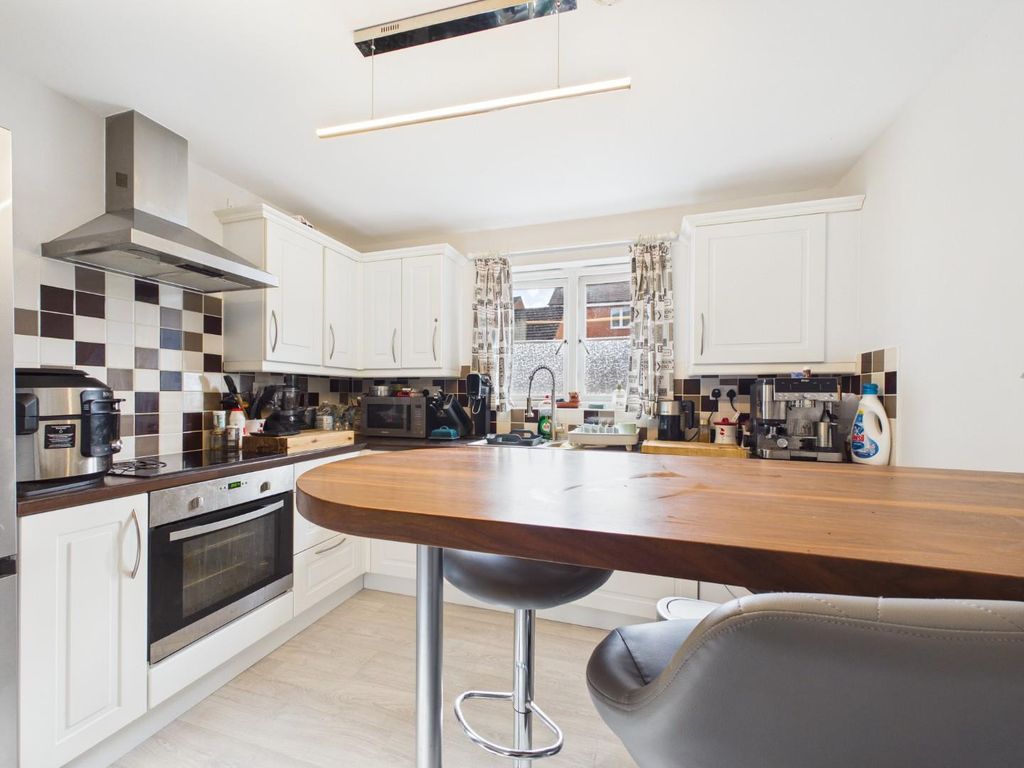 Property photo 2 of 9 Cam05010G0-Pr0079-Still006.Jpg