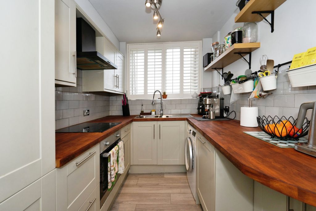 Property photo 1 of 11 Photography