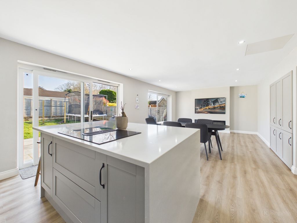 Property photo 3 of 13 Kitchen