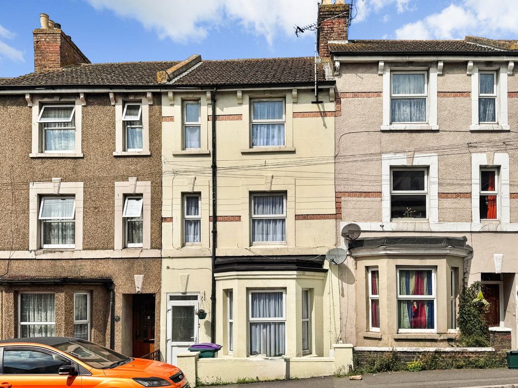 Property photo 1 of 9 Frontage