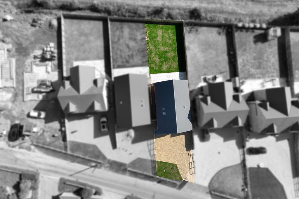 Property photo 2 of 33