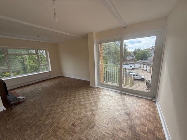 Property photo 2 of 9 4