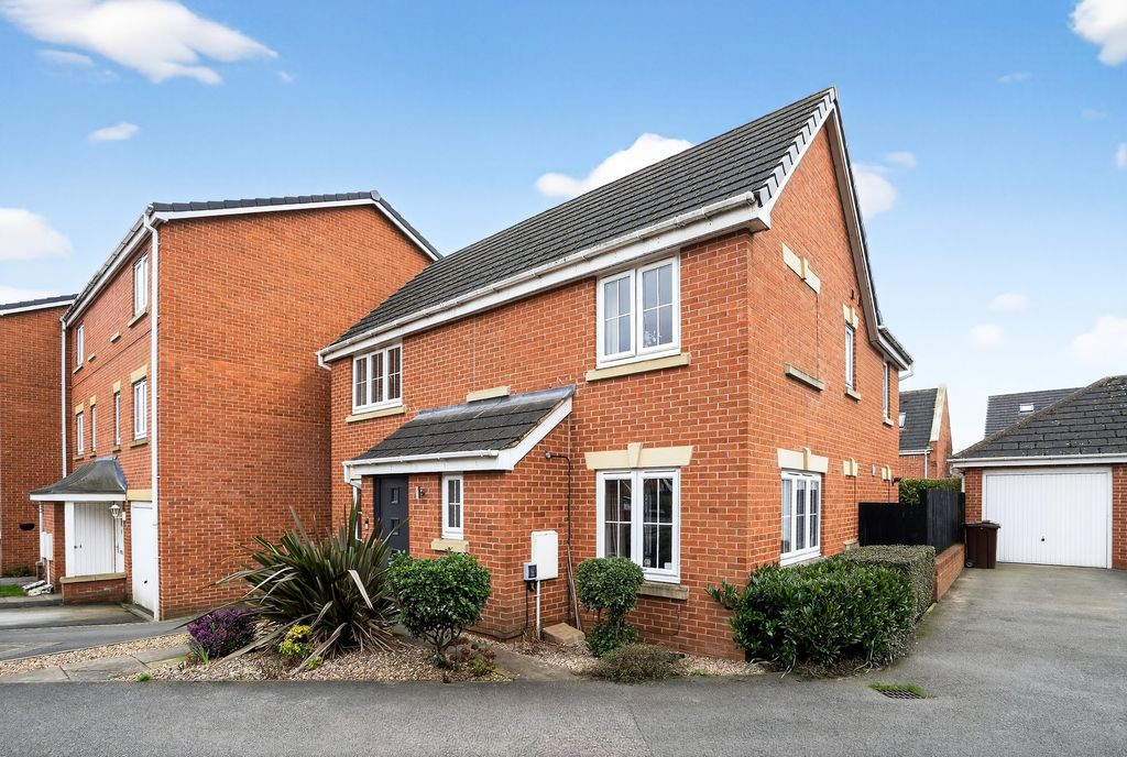 Property photo 2 of 28