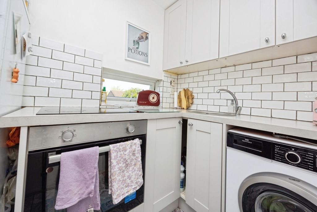 Property photo 3 of 11 Pbox-Img.Jpg