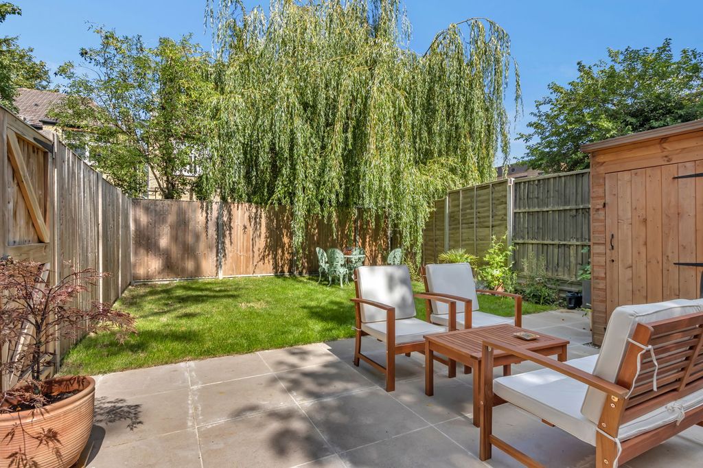 Property photo 2 of 9