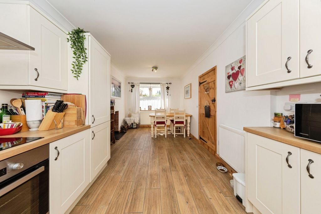 Property photo 2 of 17 Photo