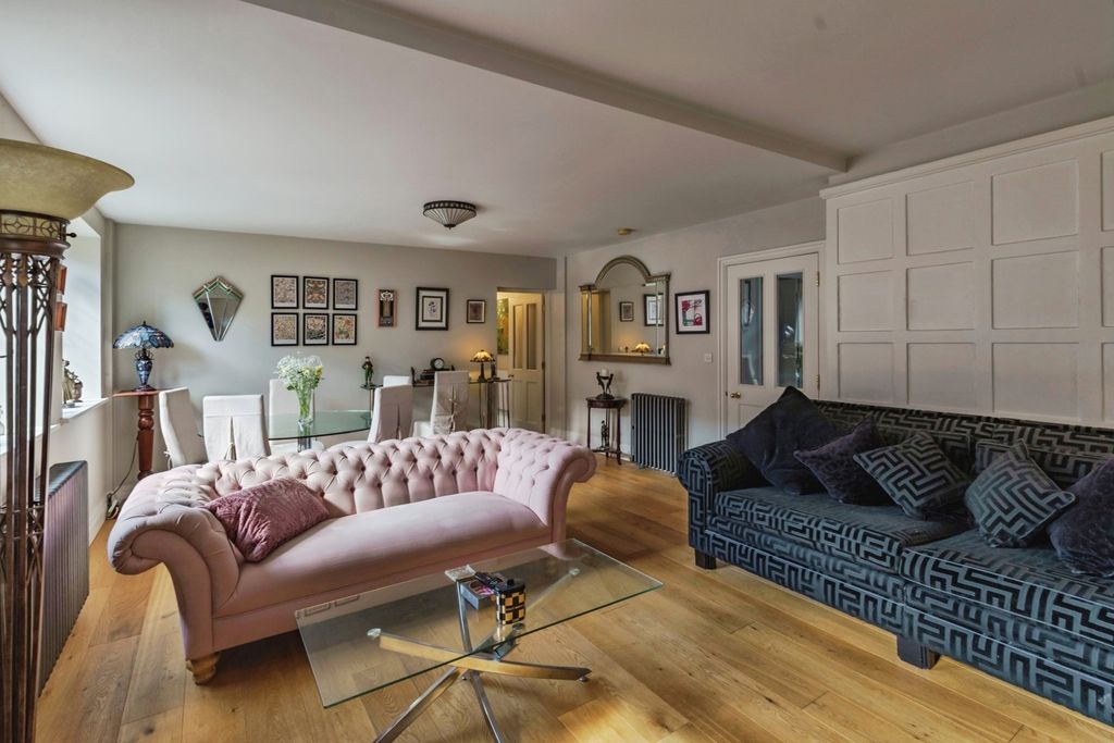 Property photo 2 of 15 Pbox-Img.Jpg