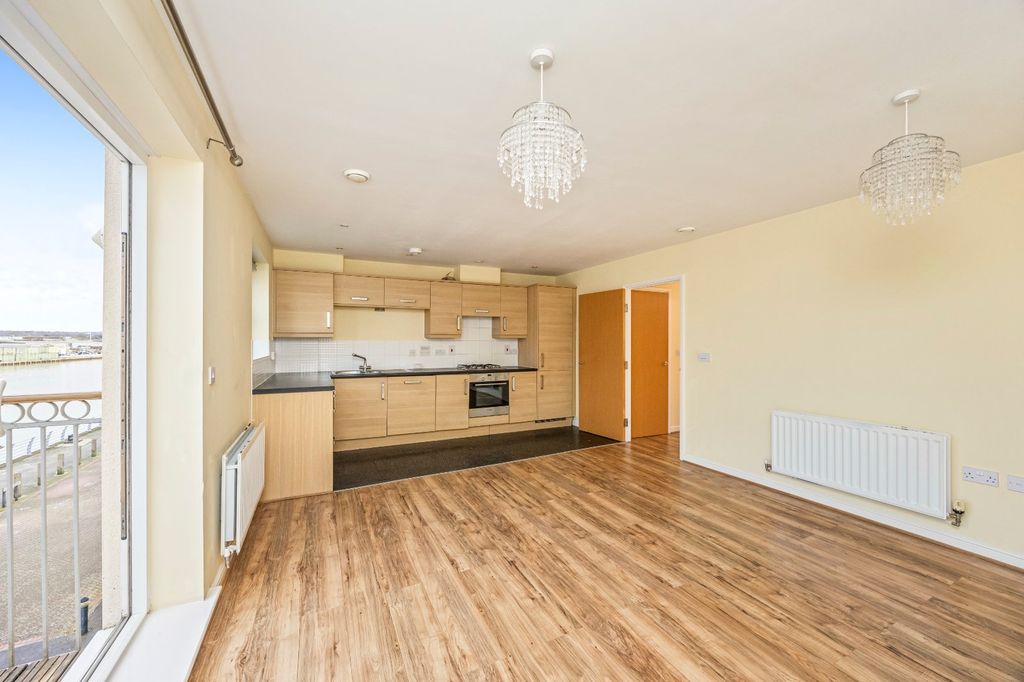 Property photo 3 of 20 Picture No. 11