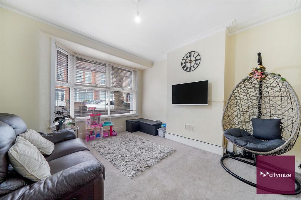 Property photo 1 of 20 Reception Room