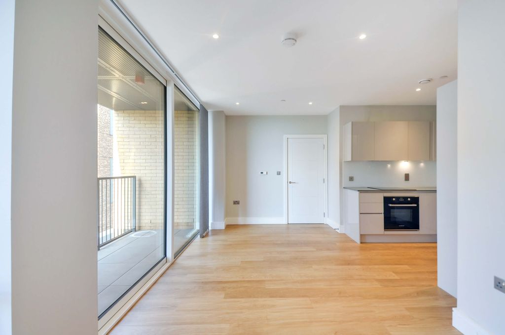 Property photo 3 of 22 Lounge Area_Pic_ (2).Jpg