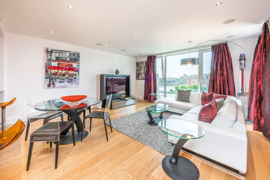 Property photo 2 of 8