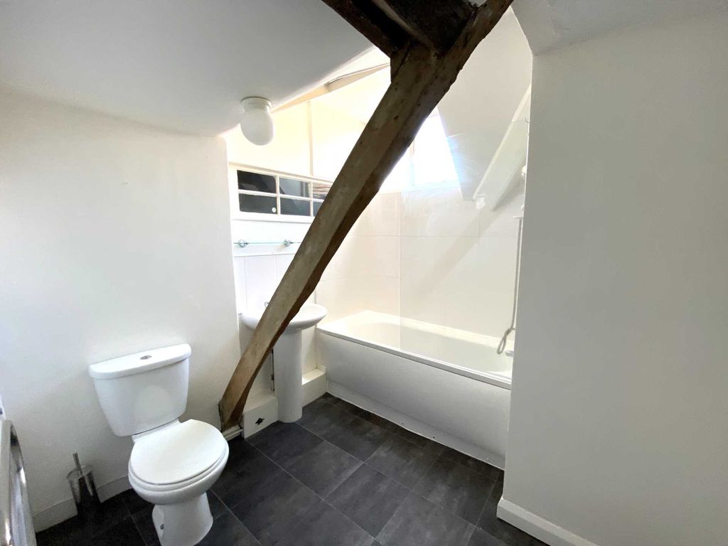 Property photo 2 of 5