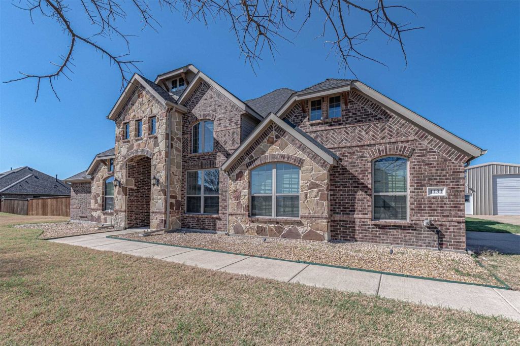 Property photo 1 of 31
