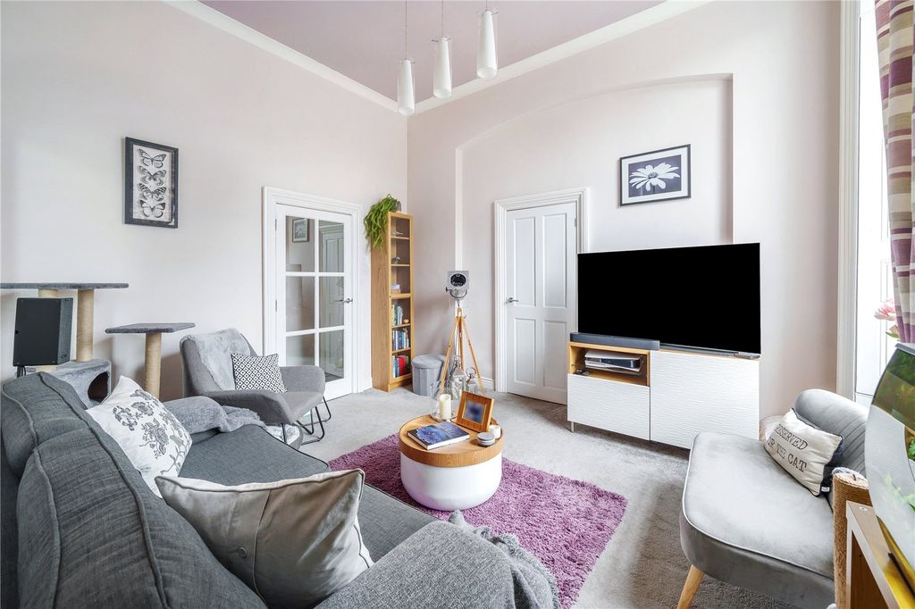 Property photo 1 of 17 Picture No. 03