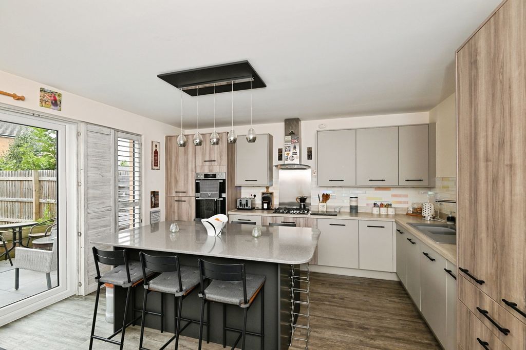 Property photo 2 of 17 Kitchen/Diner