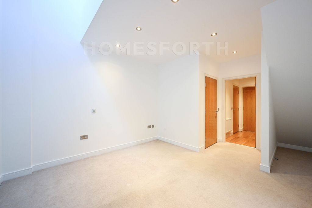 Property photo 2 of 11 Photo 3