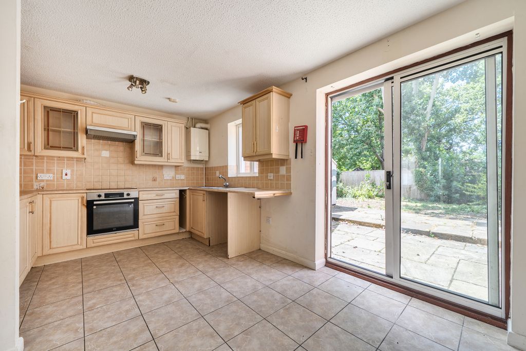 Property photo 3 of 19 Kitchen / Dining Room