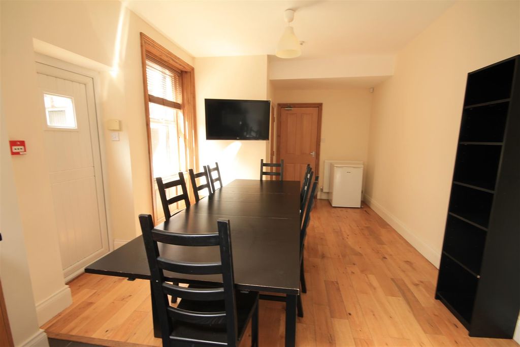 Property photo 3 of 10 20262.Jpg