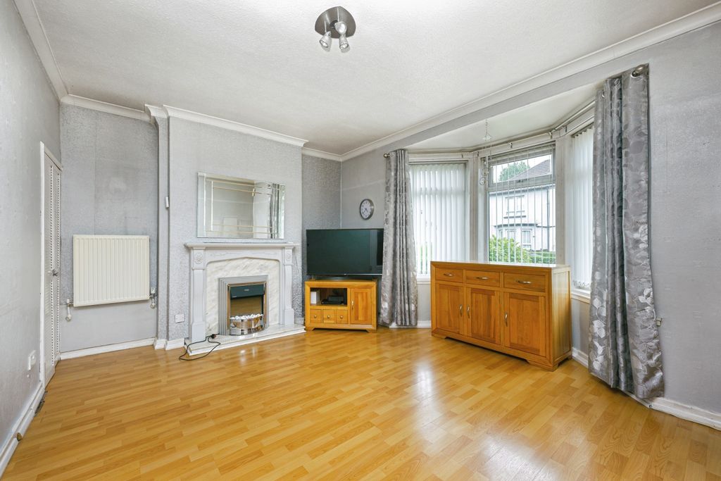 Property photo 2 of 16 Living Room