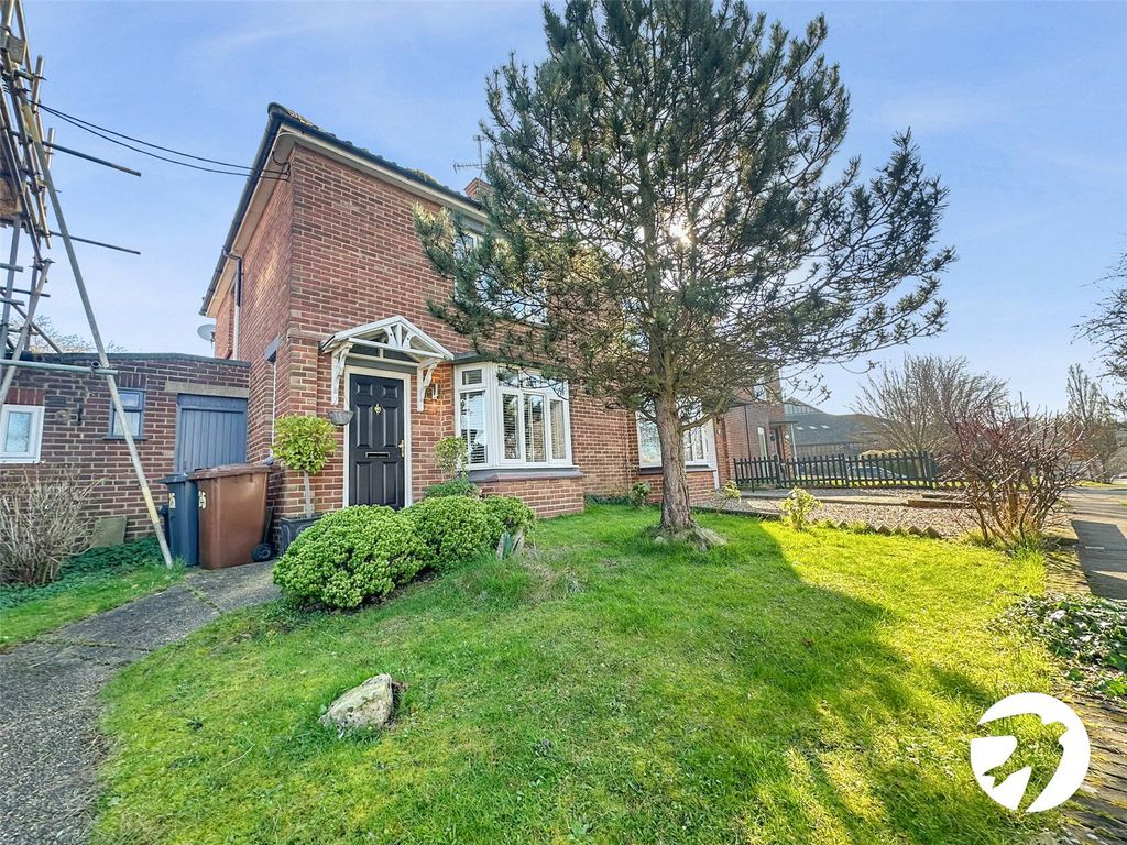 Property photo 1 of 10 Front