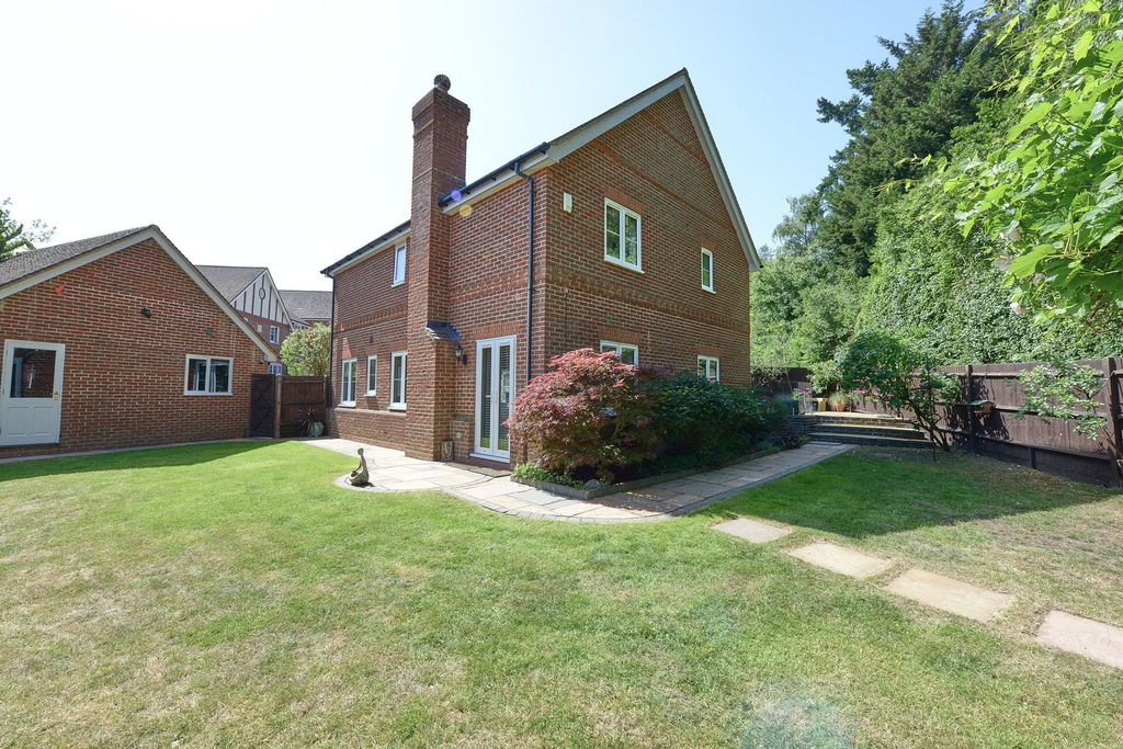 Additional image 23 of 5 bed detached house for saleFullerton Close, Fleet GU51