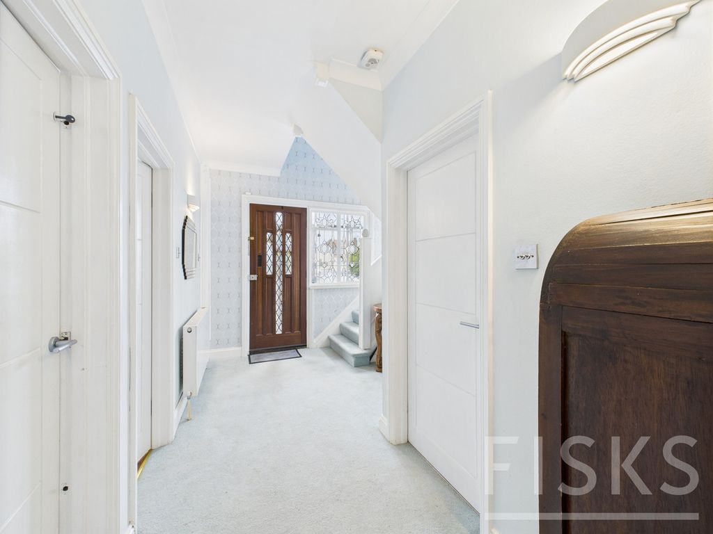 Property photo 3 of 27
