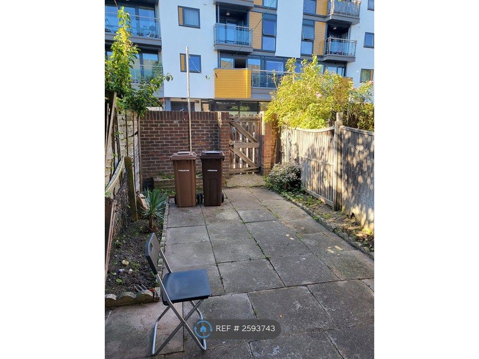 Property photo 3 of 10