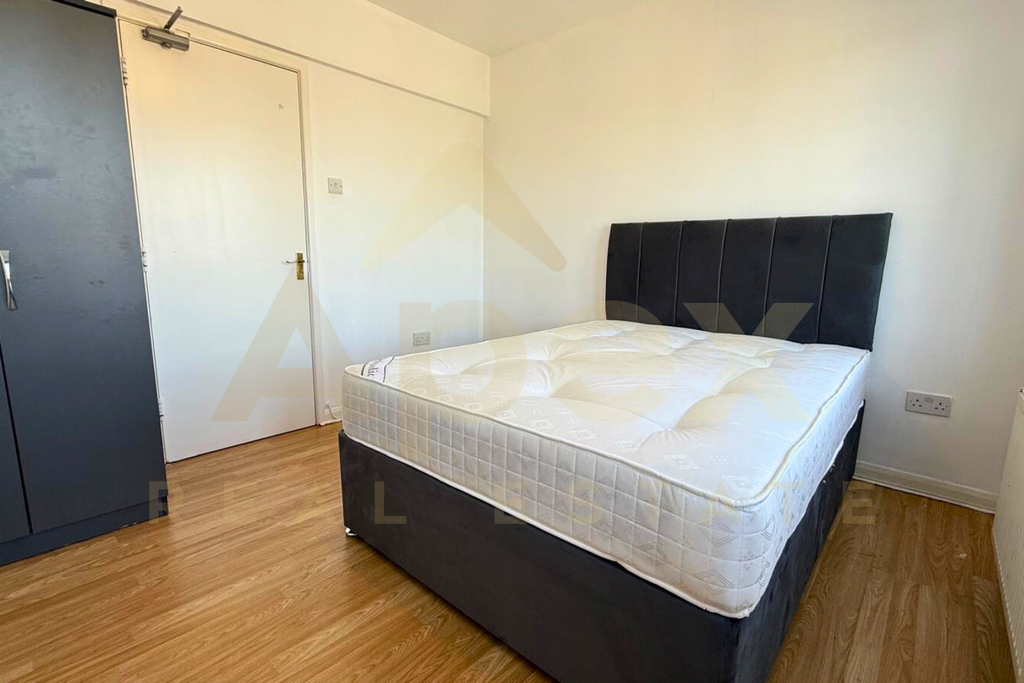 Property photo 3 of 5 7