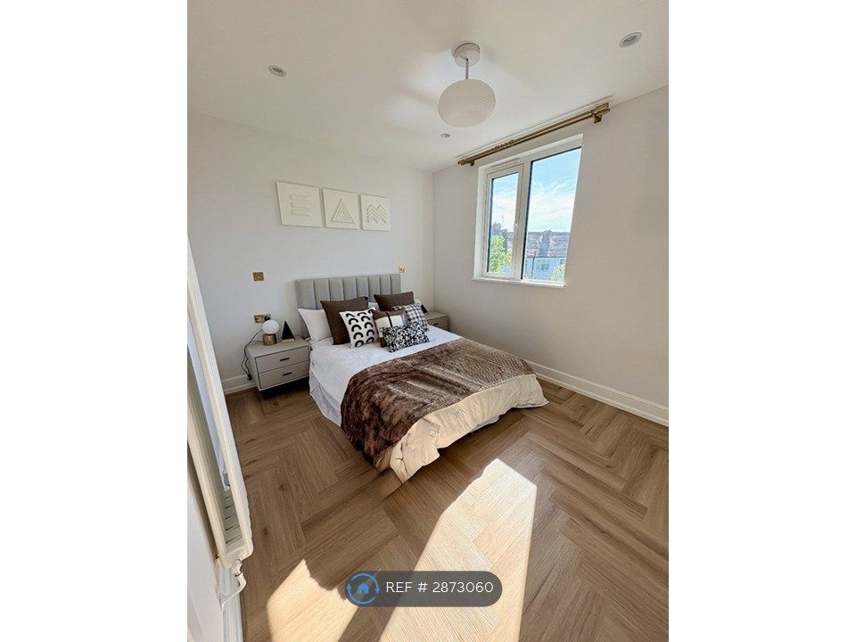 Property photo 3 of 26