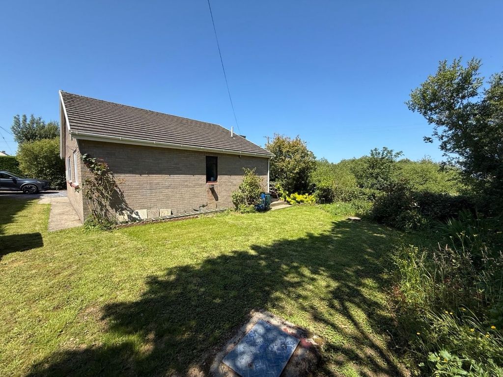 Property photo 2 of 28