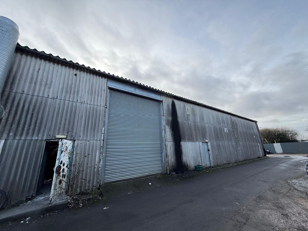 Property photo 1 of 2