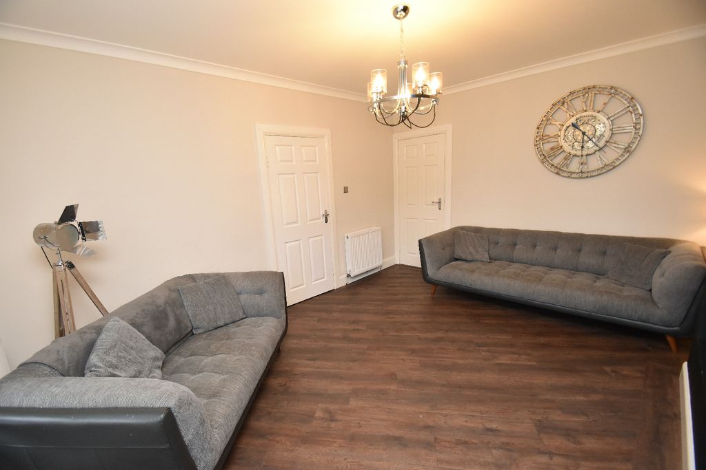 Property photo 3 of 21 4715654