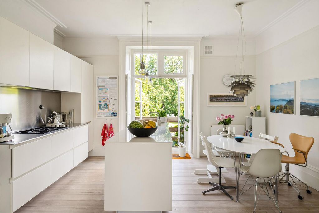 Property photo 3 of 23 Image