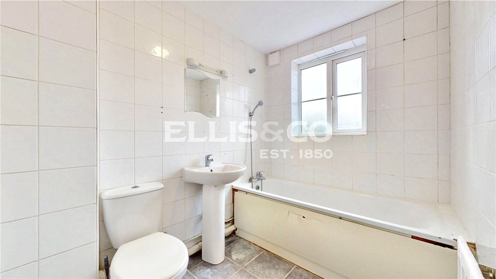 Property photo 3 of 6 Picture No. 29