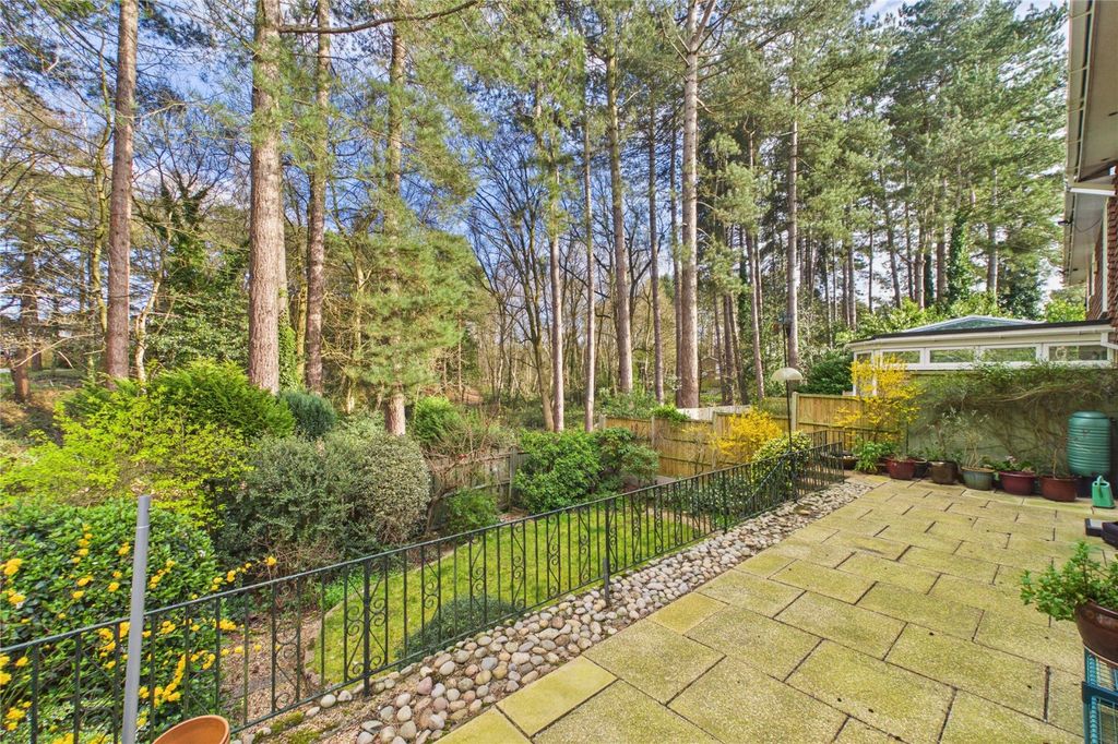 Property photo 2 of 21 Picture No. 14