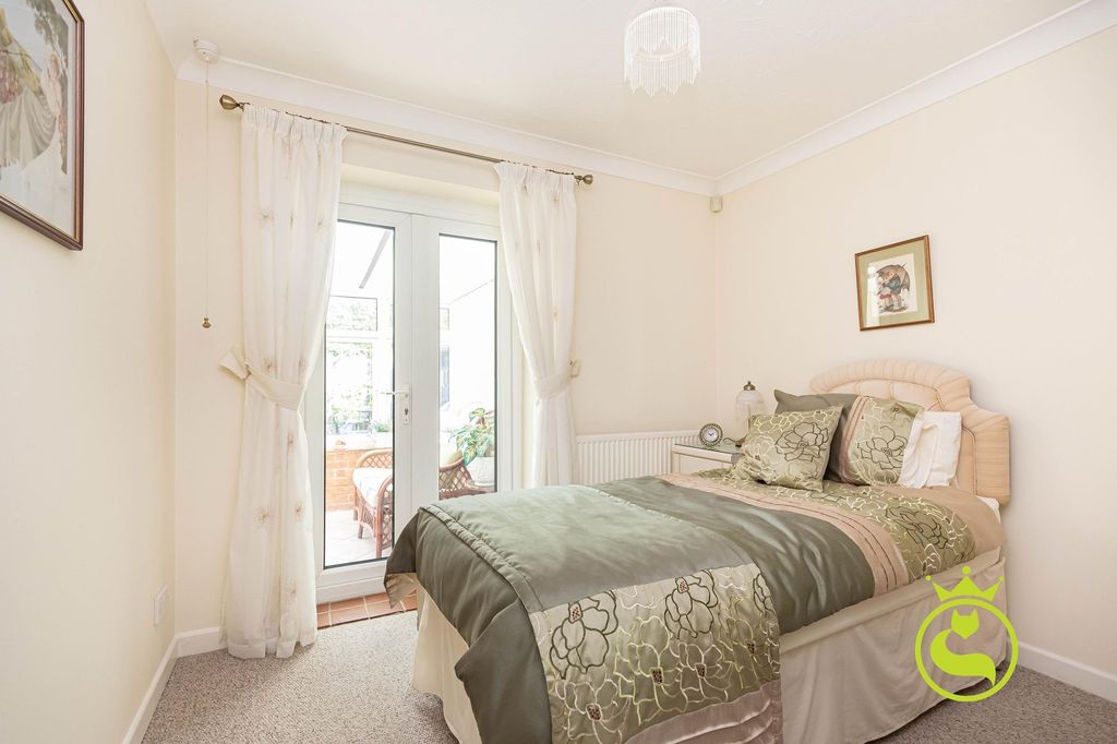 Property photo 2 of 19